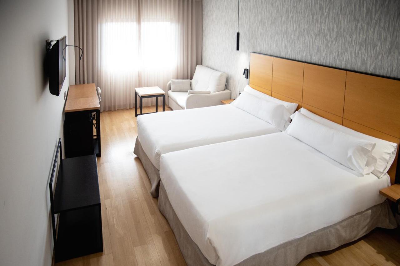 Twin Room 1,1351340932:JPEG
